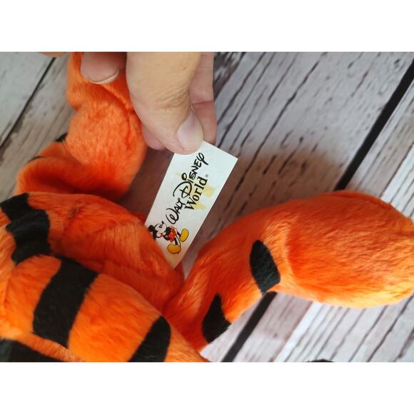 Disney Winnie The Pooh, Tigger, Eeyore, and Piglet Easter Beanies 1999 Vintage - Picture 14 of 16